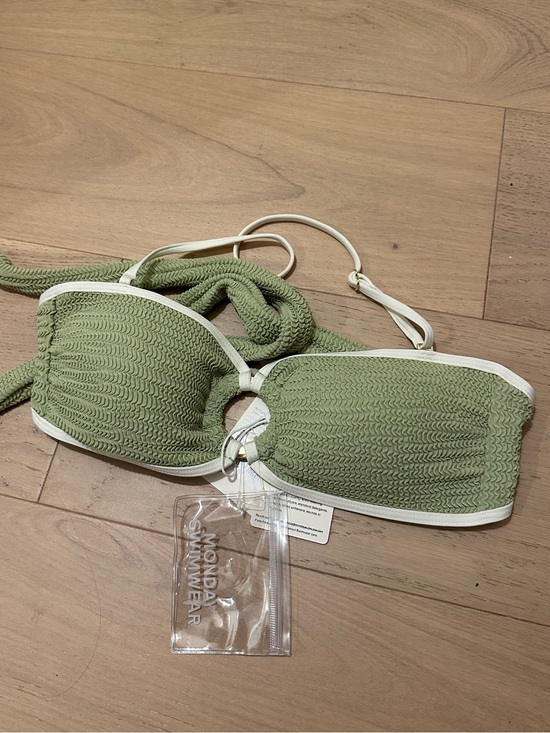 Monday Swimwear Other - BNWT Monday Swimwear Costa Rica Top - Avocado/Ivory Crinkle SIZE SMALL